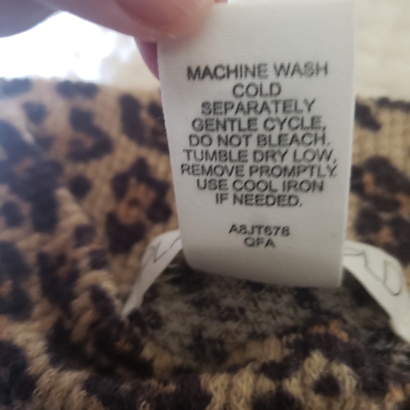 Leopard Print Top - Picture 3 of 5